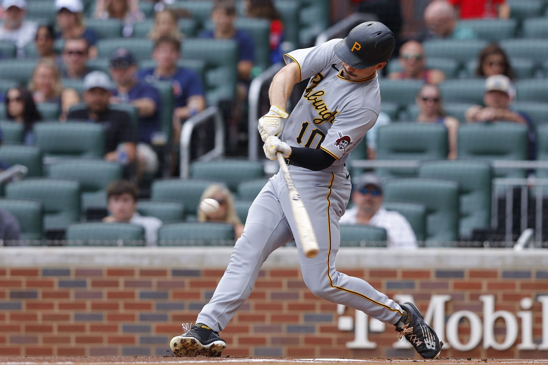 Bryan Reynolds bats during a Pittsburgh Pirates v Atlanta Braves game.